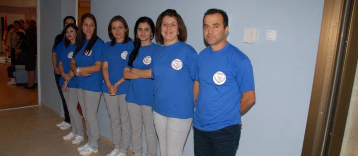 Duke përshëndetur të ftuarit në ceremoninë e hapjes së qendrës së rindërtuar